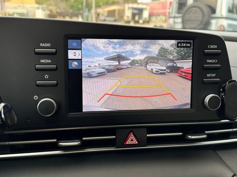 Used 2025 Hyundai Elantra SE FWD image 36