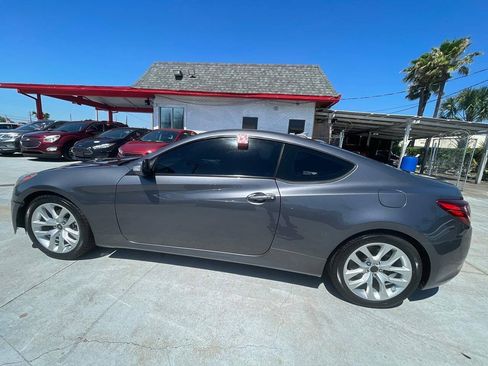 Used 2016 Hyundai Genesis 3.8 RWD image 5