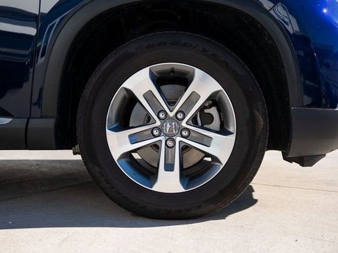 Used 2025 Honda Pilot EX-L image 11