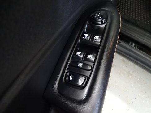 Used 2018 Jeep Compass Latitude w/ Popular Equipment Group AWD/4WD image 10