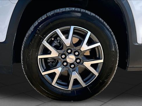 Used 2022 GMC Acadia SLE FWD image 13