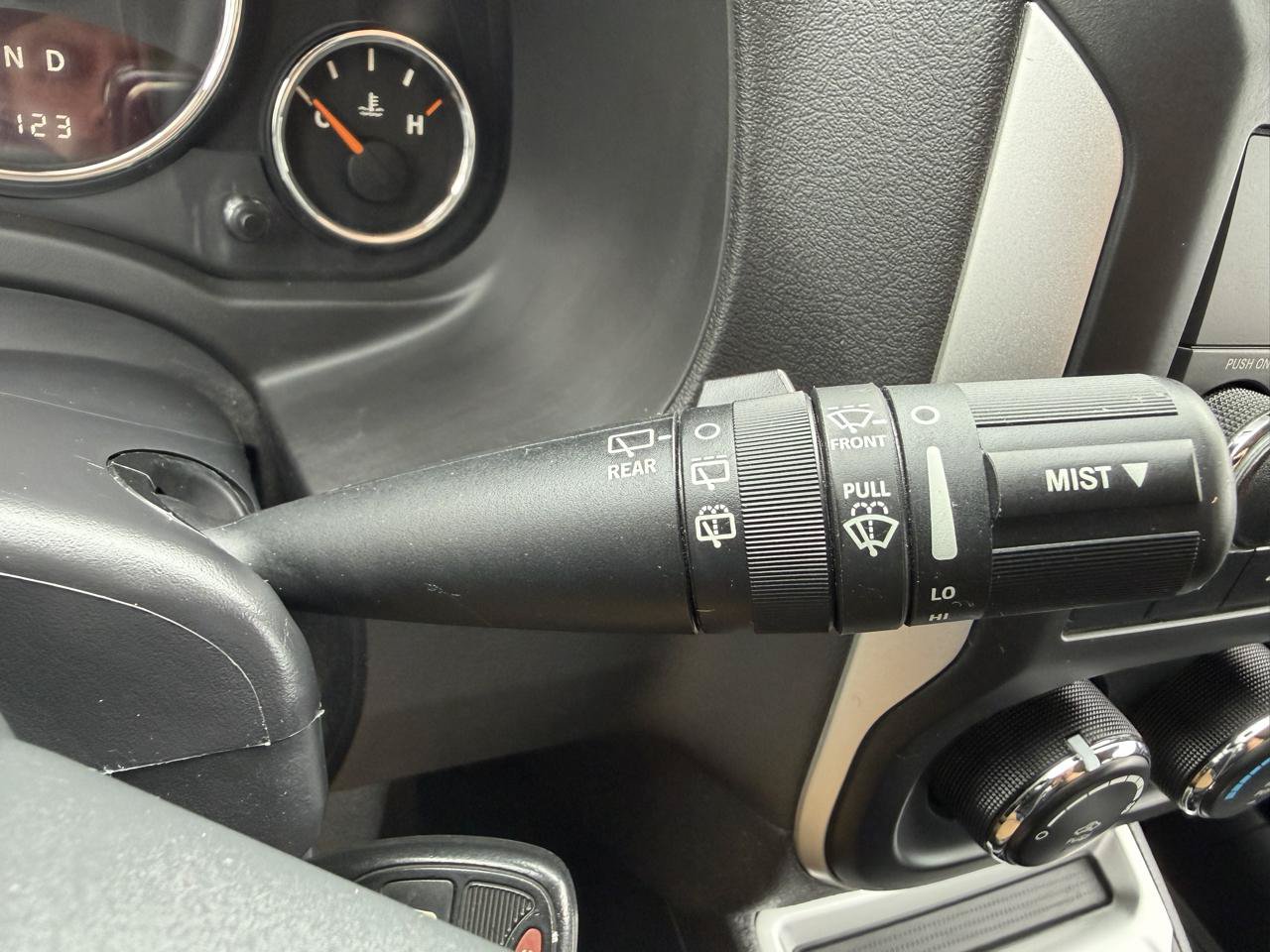 Used 2014 Jeep Compass Latitude w/ All Weather Capability Group AWD/4WD image 26