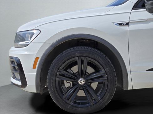 Used 2019 Volkswagen Tiguan SEL Premium R-Line FWD image 31