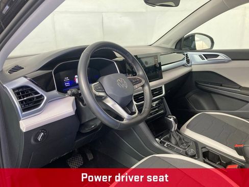 Used 2025 Volkswagen Taos SE AWD/4WD image 13