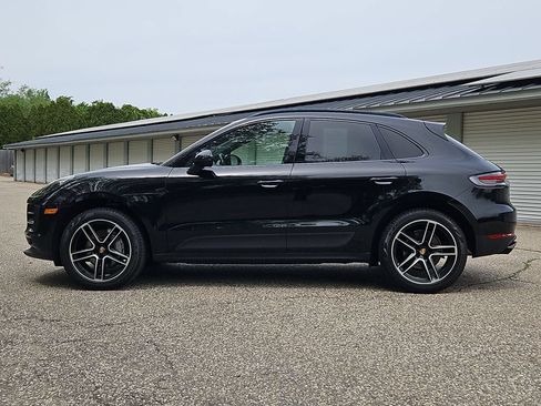 Used 2021 Porsche Macan AWD/4WD image 2