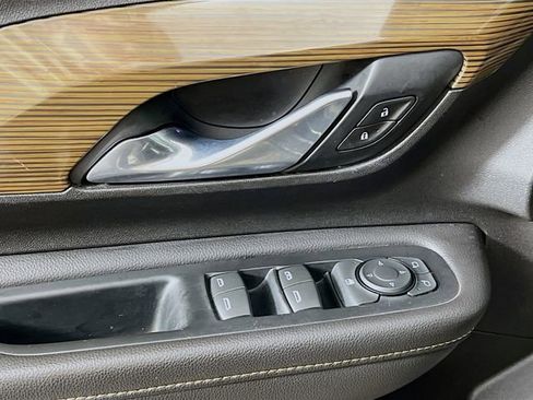 Used 2018 GMC Terrain SLE image 9