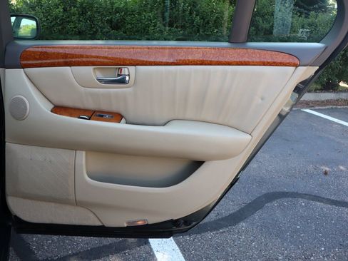 Used 2004 Lexus LS 430 image 26