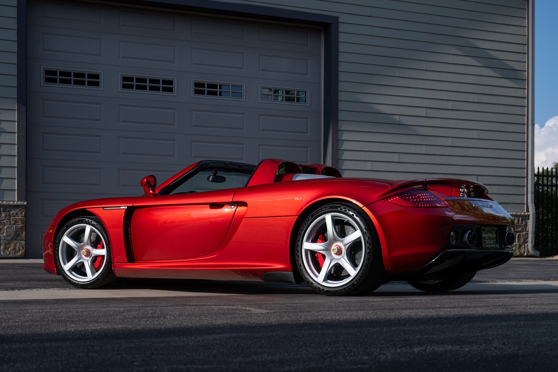 Used 2005 Porsche Carrera GT RWD image 10