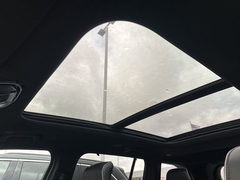 Used 2024 Jeep Grand Cherokee Summit w/ Luxury Tech Group V image 98