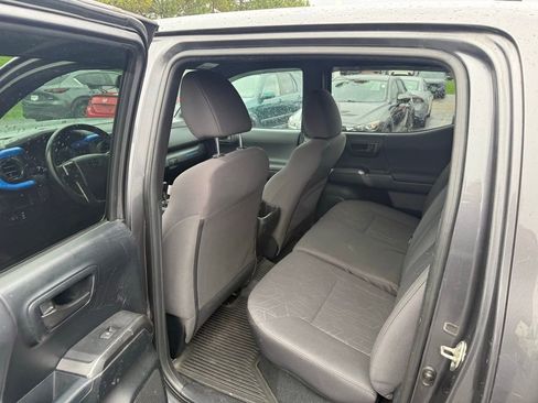 Used 2016 Toyota Tacoma TRD Off-Road w/ Towing Package image 6