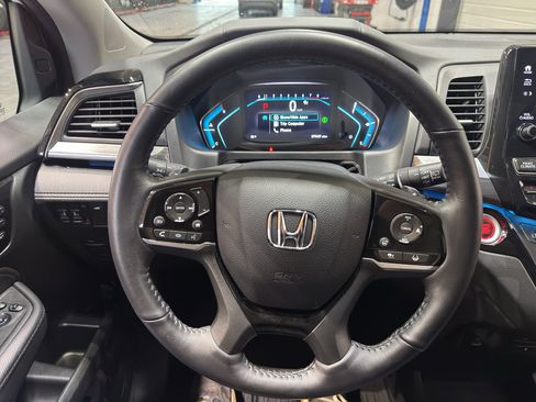 Used 2022 Honda Odyssey Elite image 25