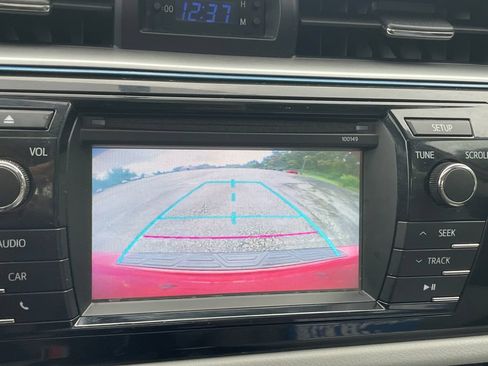 Used 2015 Toyota Corolla LE FWD image 27