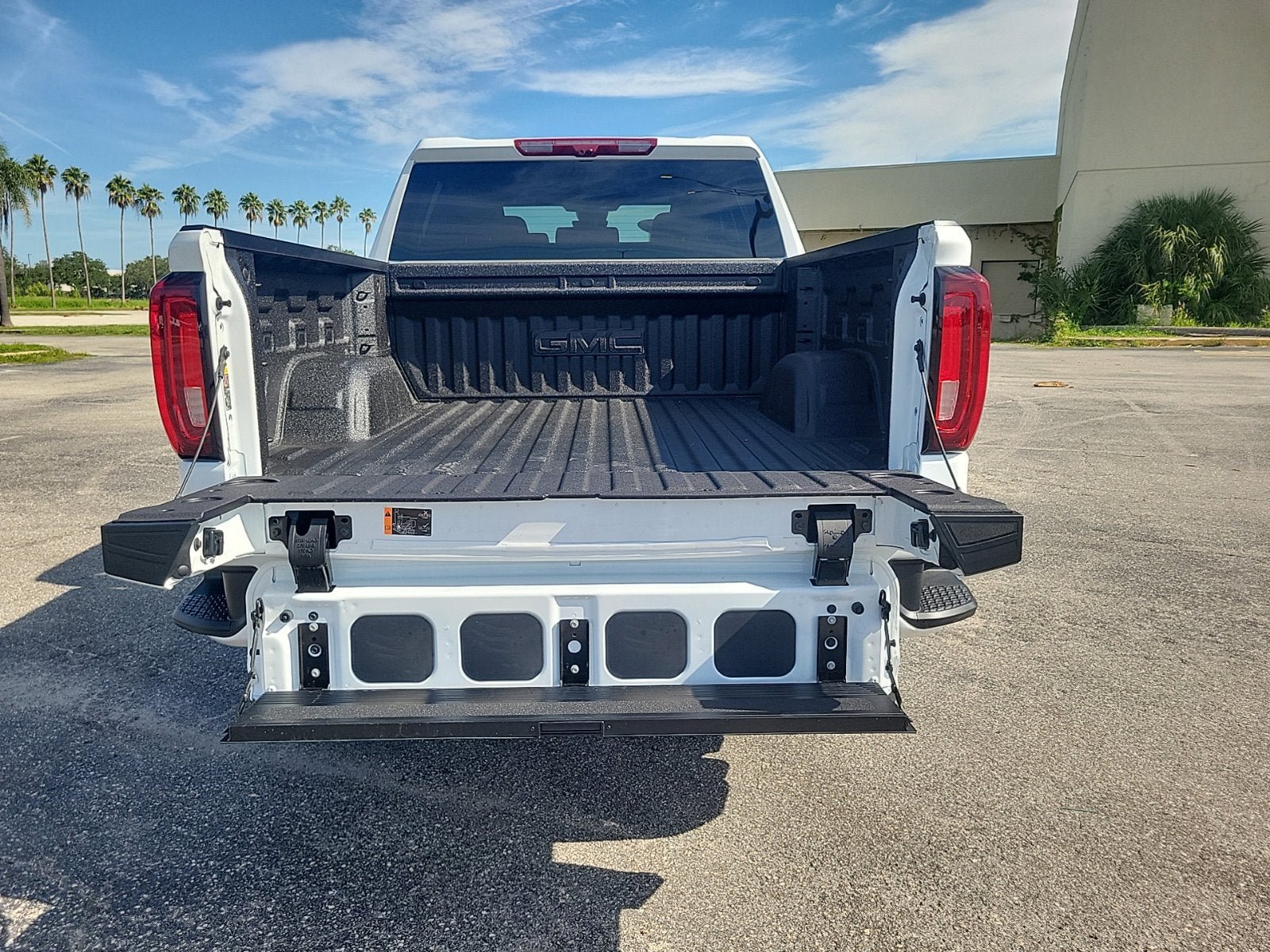 New 2026 GMC Sierra 1500 AT4 w/ Technology Package AWD/4WD image 7