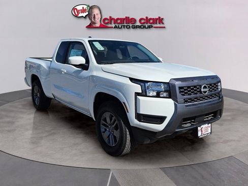 Certified 2025 Nissan Frontier SV RWD image 8