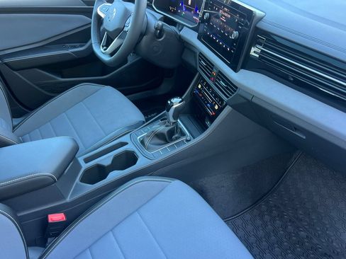 New 2026 Volkswagen Jetta SE FWD image 15