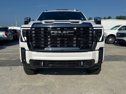 Used 2024 GMC Sierra 2500 Denali Ultimate w/ Max Trailering Package AWD/4WD image 8