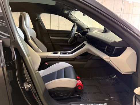 Certified 2023 Porsche Taycan Cross Turismo AWD/4WD image 22