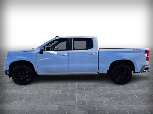 Used 2023 Chevrolet Silverado 1500 LT w/ Leather Package image 4