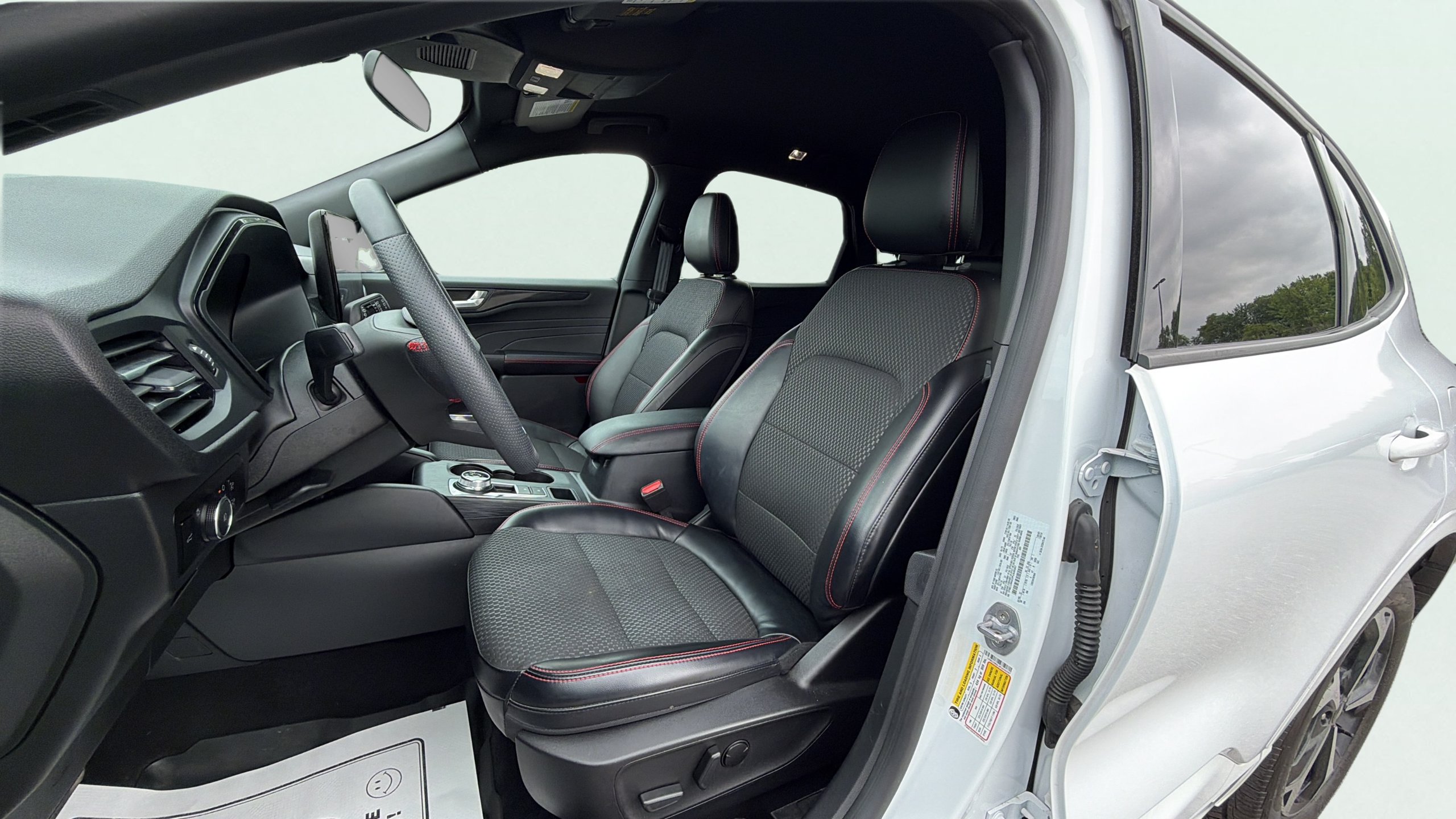 Used 2023 Ford Escape ST-Line Select w/ Tech Pack #2 AWD/4WD image 12