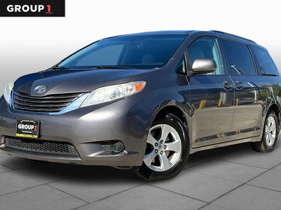 Used 2017 Toyota Sienna LE