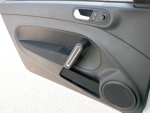 Used 2017 Volkswagen Beetle 1.8T S image 26