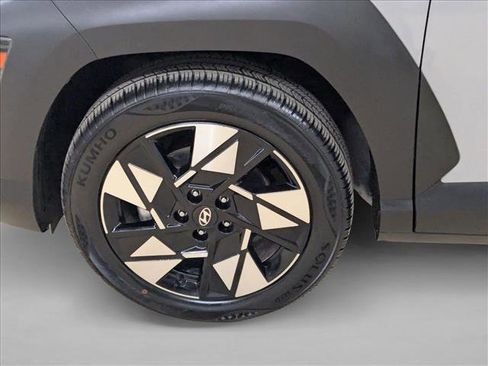 Used 2025 Hyundai Kona SEL image 26