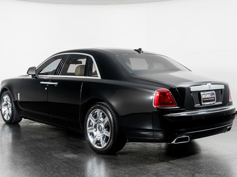 Used 2013 Rolls-Royce Ghost image 14