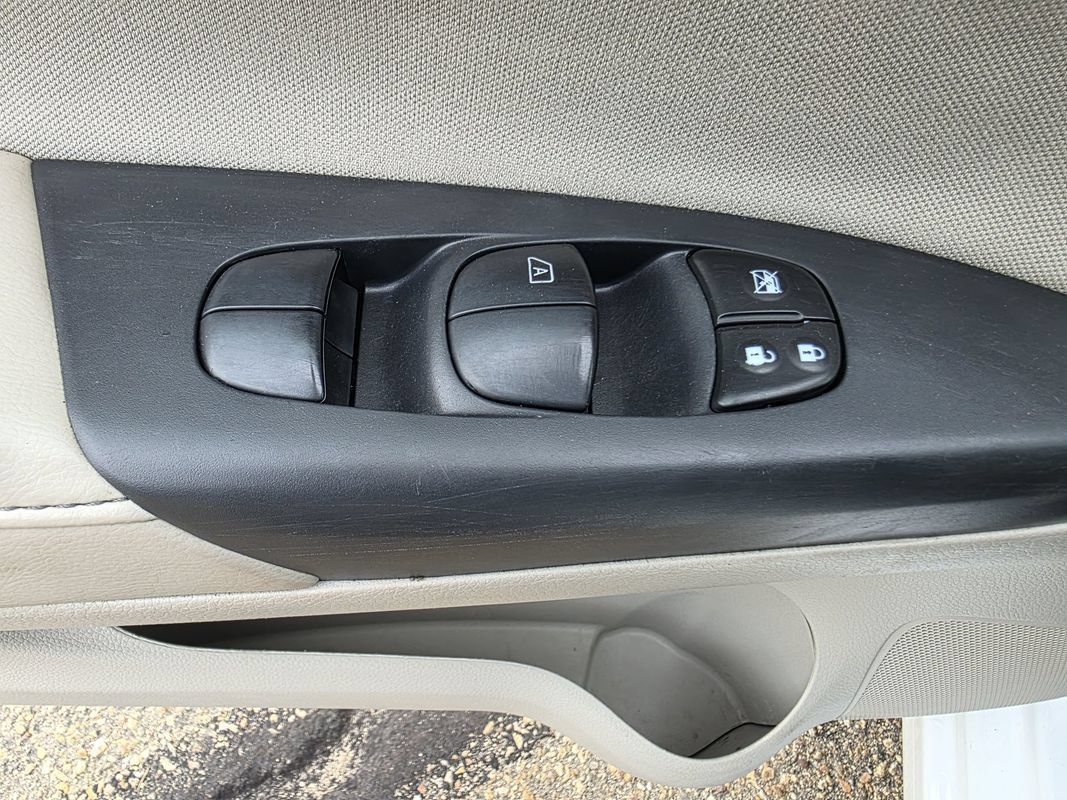 Used 2016 Nissan Sentra SV w/ Style Package FWD image 14