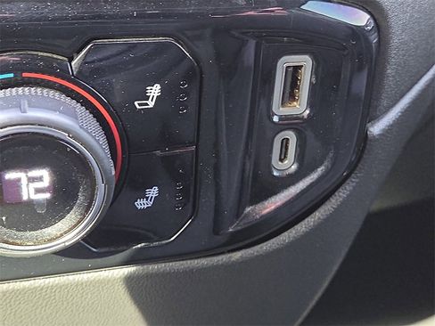 Used 2023 Chevrolet Silverado 1500 LT image 28