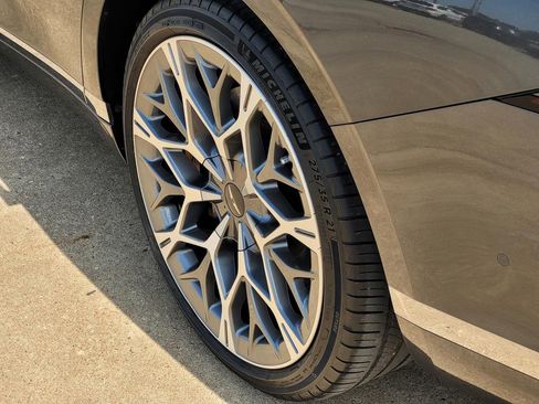 Used 2023 Genesis G90 3.5T image 5