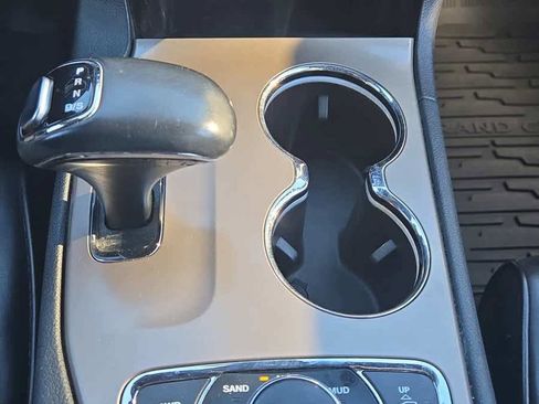 Used 2015 Jeep Grand Cherokee High Altitude image 41