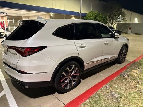 Used 2023 Acura MDX SH-AWD w/ Technology Package image 4
