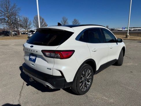 Used 2020 Ford Escape Titanium image 9
