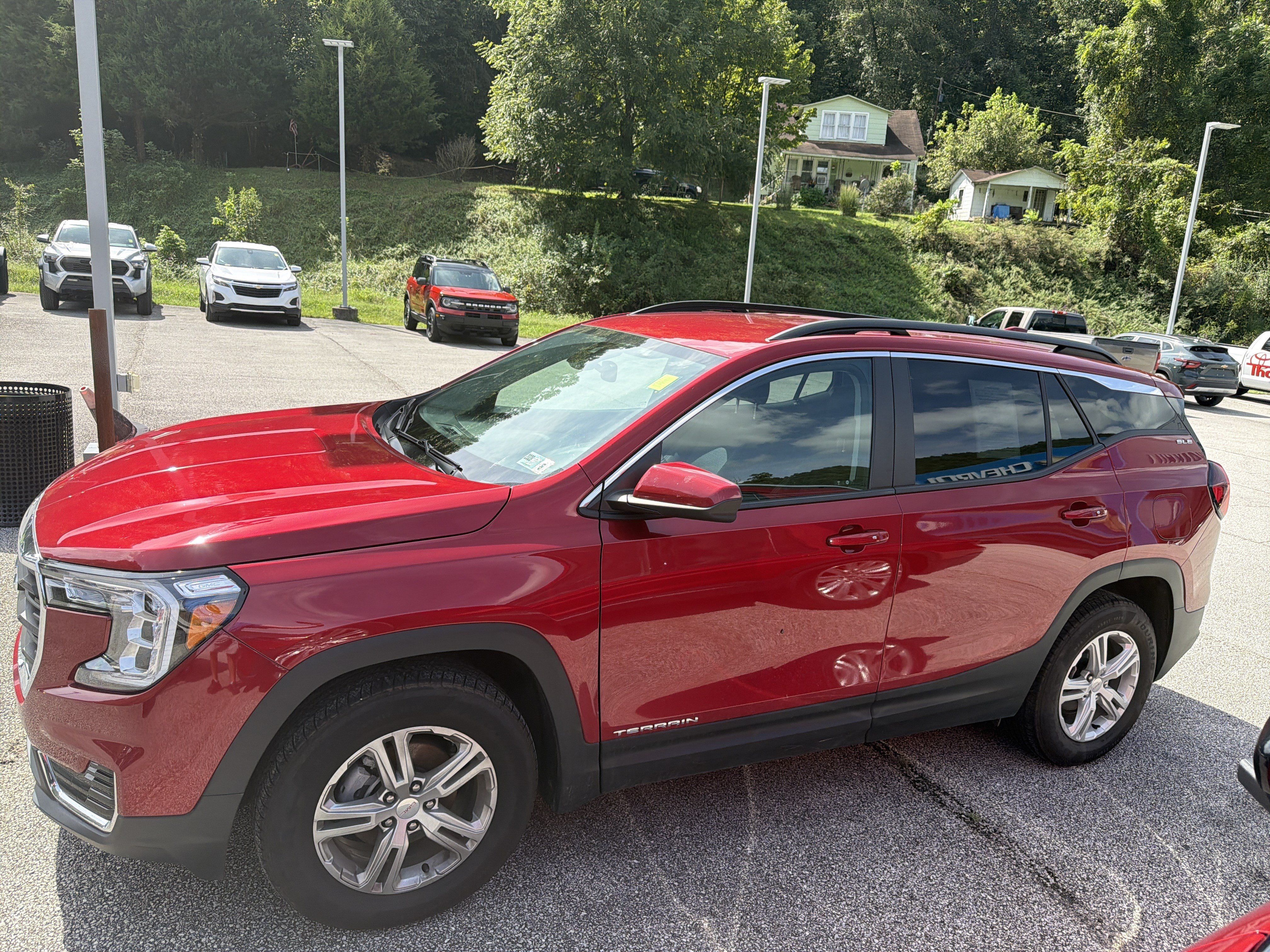 Used 2024 GMC Terrain SLE w/ Driver Convenience Package AWD/4WD image 5