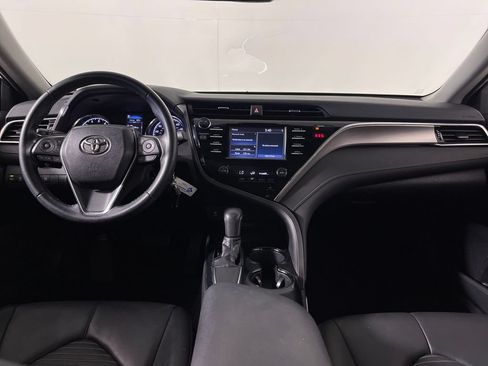 Used 2018 Toyota Camry SE FWD image 14
