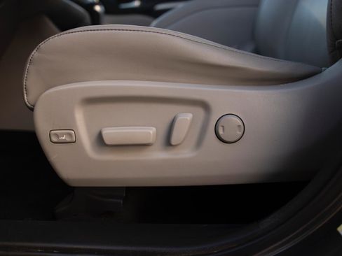 Used 2015 Toyota Highlander XLE image 13