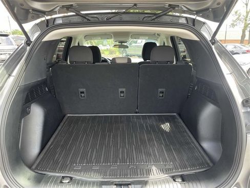 Certified 2022 Ford Escape SE image 9