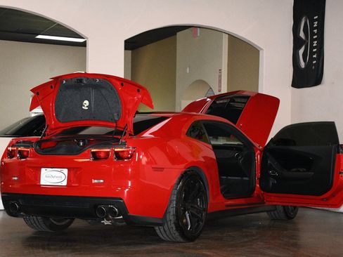 Used 2013 Chevrolet Camaro ZL1 w/ Gray Stripe Package RWD image 91