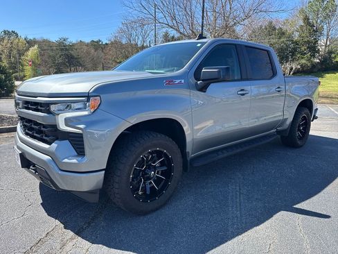 Used 2024 Chevrolet Silverado 1500 RST image 3