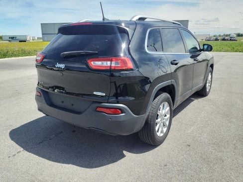 Used 2017 Jeep Cherokee Latitude w/ Safety/Convenience Group image 7