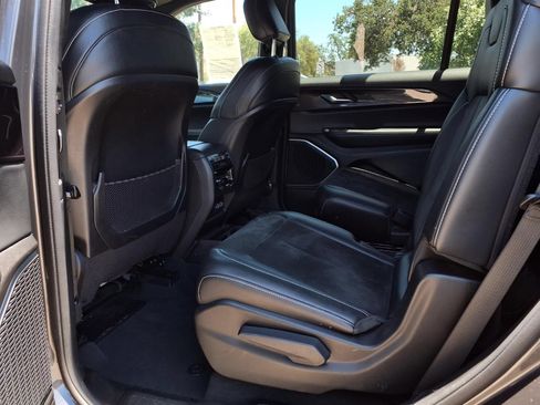 Used 2022 Jeep Grand Cherokee L Laredo AWD/4WD image 18