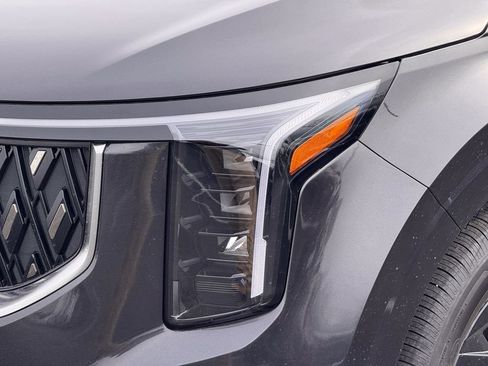 New 2026 Kia Carnival FWD image 10