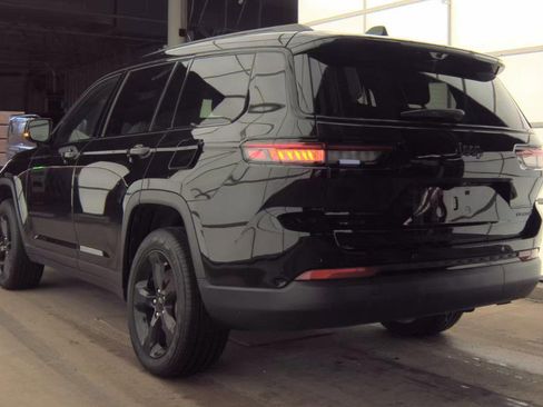 Used 2024 Jeep Grand Cherokee L Limited w/ Luxury Tech Group II image 6