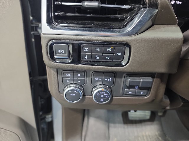 Used 2025 GMC Yukon XL Elevation w/ Elevation Premium Package AWD/4WD image 14