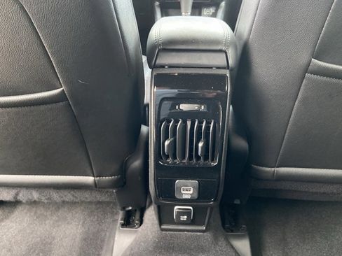 Used 2024 Jeep Compass Latitude image 47