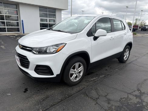 Used 2017 Chevrolet Trax LS AWD/4WD image 1