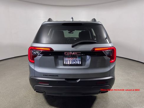 Used 2023 GMC Acadia SLT w/ Elevation Edition image 4