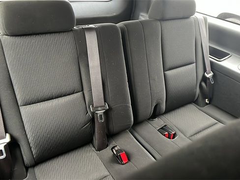 Used 2014 Chevrolet Suburban LS image 19