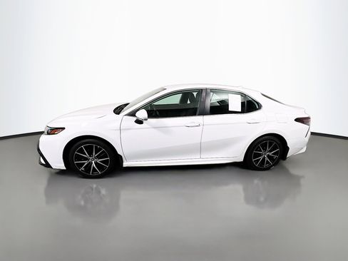 Used 2024 Toyota Camry SE FWD image 9