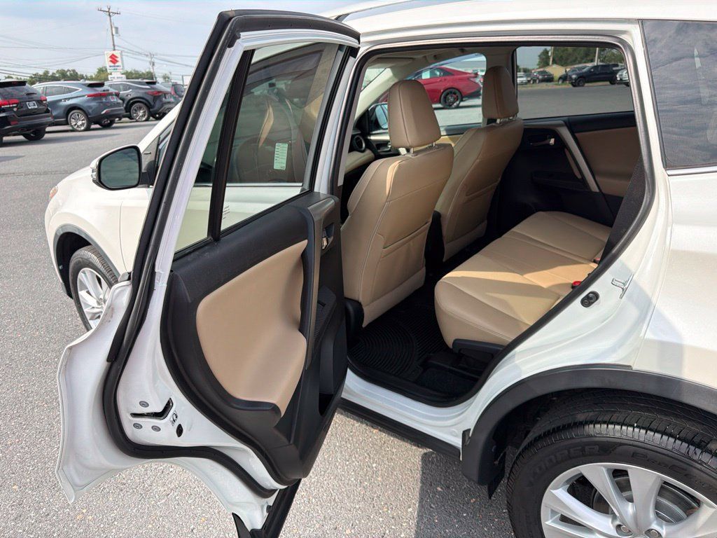 Used 2014 Toyota RAV4 Limited w/ Technology Package AWD/4WD image 16